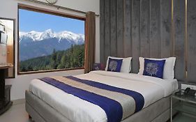 Hotel Saffron Suites Near By International Delhi Airport